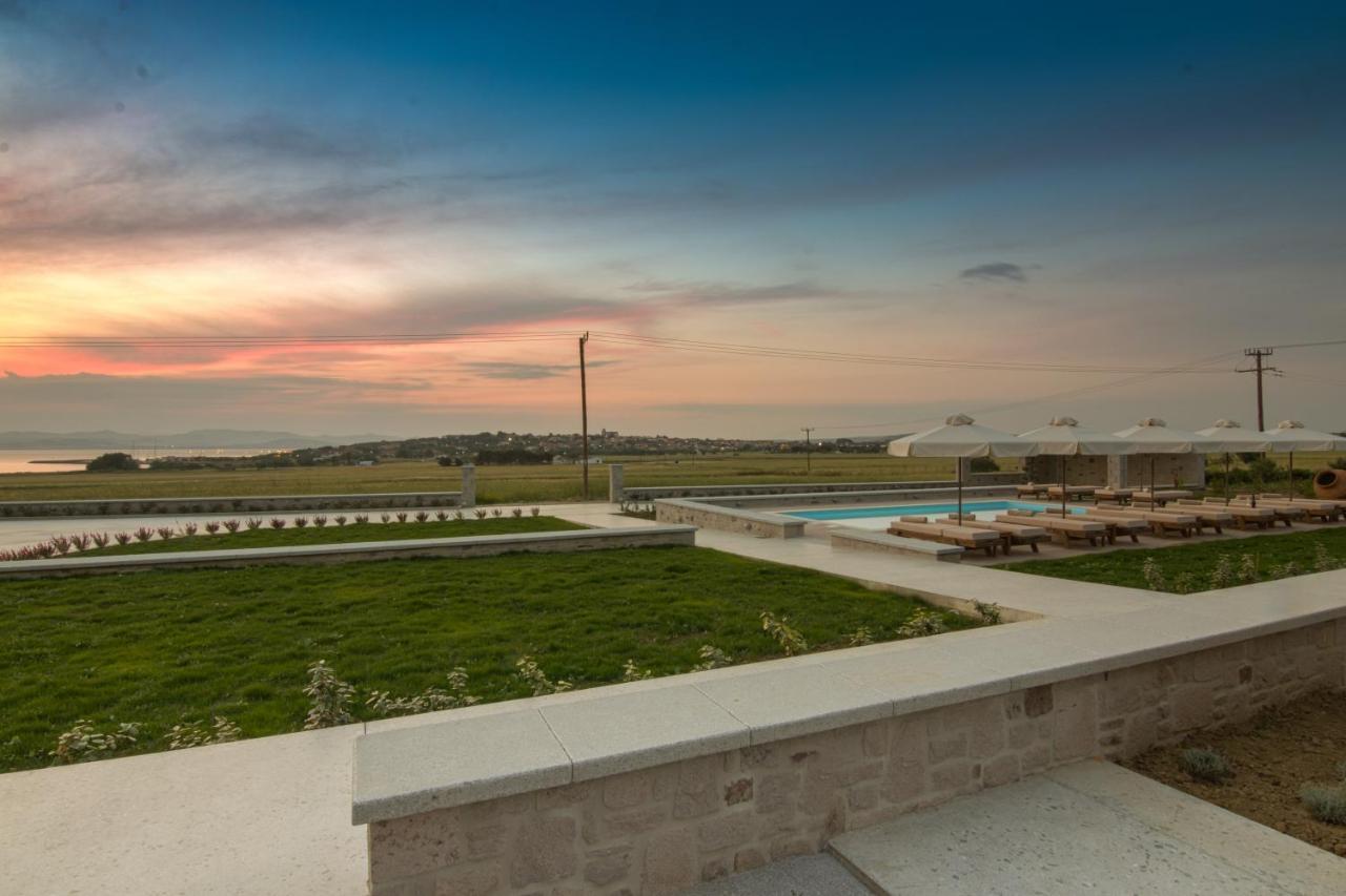 Onar Limnos II Luxury Apartments Moudhros Экстерьер фото