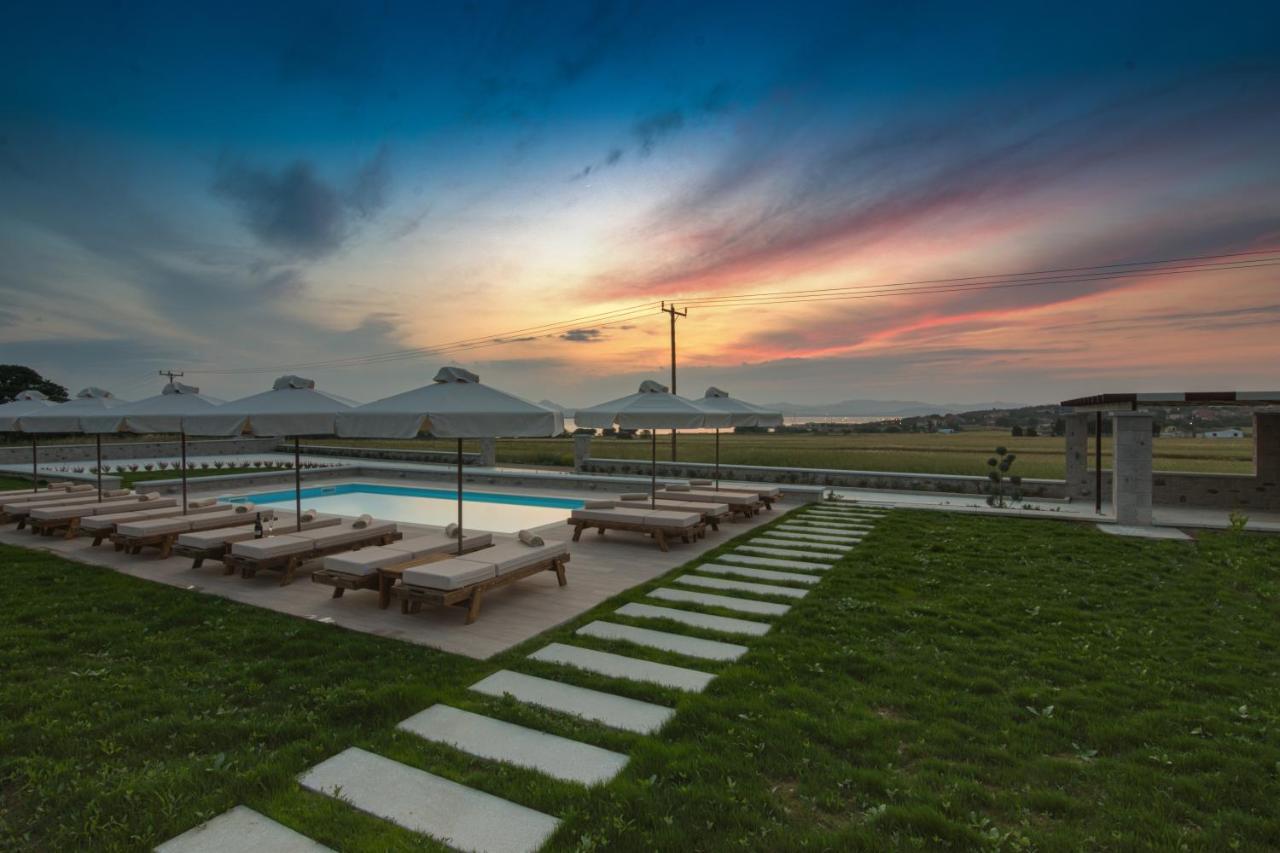 Onar Limnos II Luxury Apartments Moudhros Экстерьер фото